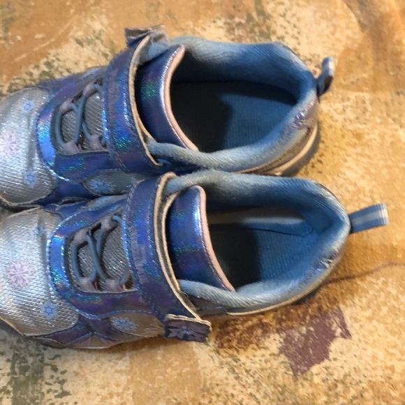 Elsa Frozen light up shoes - Picture 5 of 7